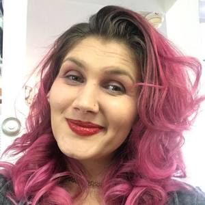 Meet your Posher, Angela